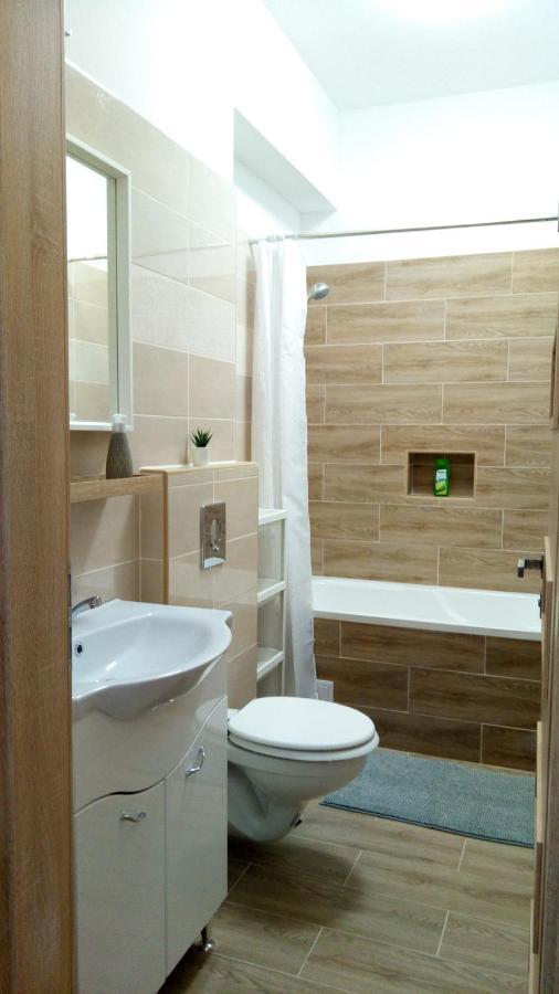 Loli Apartman Miskolc Extérieur photo