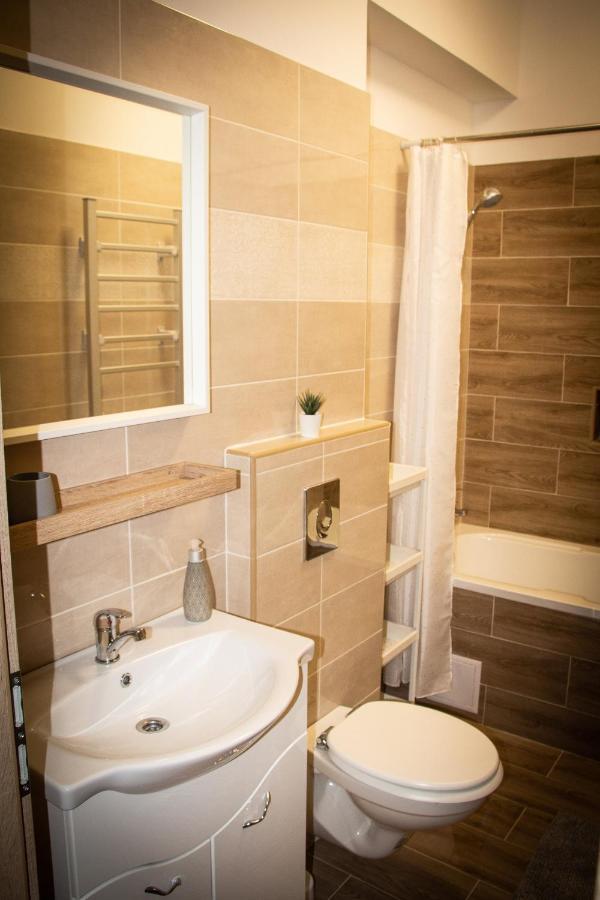 Loli Apartman Miskolc Extérieur photo