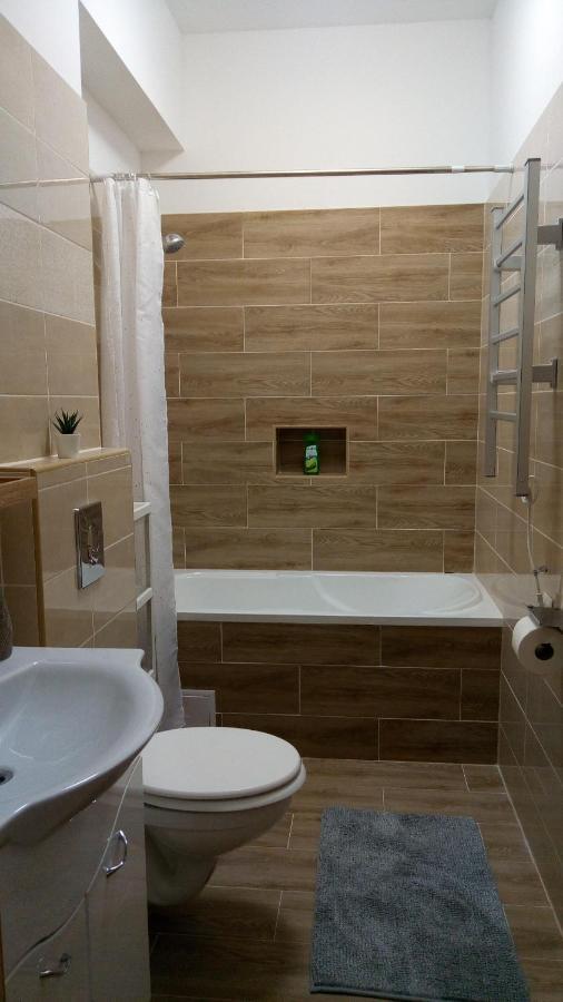 Loli Apartman Miskolc Extérieur photo
