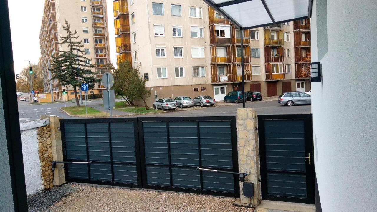 Loli Apartman Miskolc Extérieur photo
